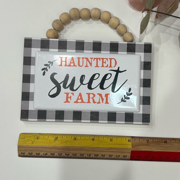 “Haunted Sweet Farm” Halloween Rustic Style Farm House Sign 🎃❤️ - Picture 4 of 5